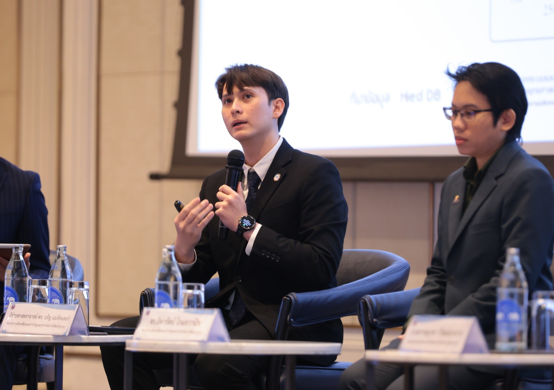 LINE ALBUM Digital single View 22 10 68 251024 421